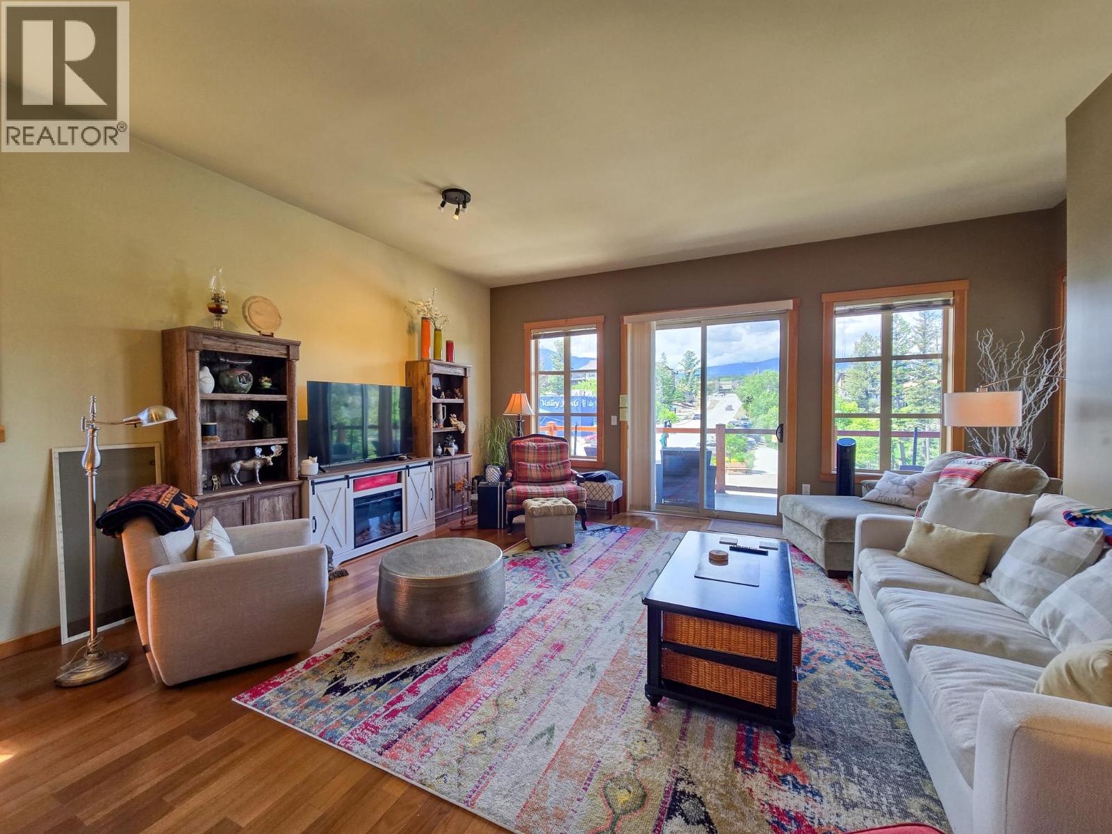 #201 905 7th Avenue - 8
