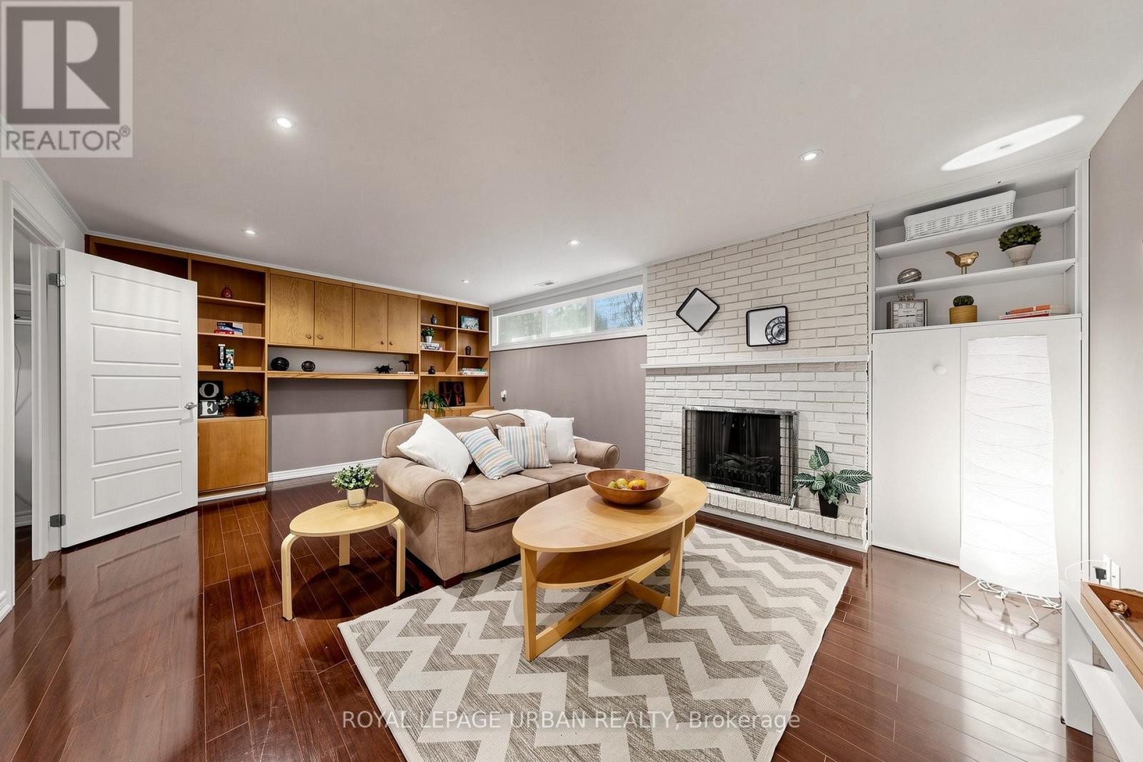 11 CARONRIDGE CRESCENT - 29