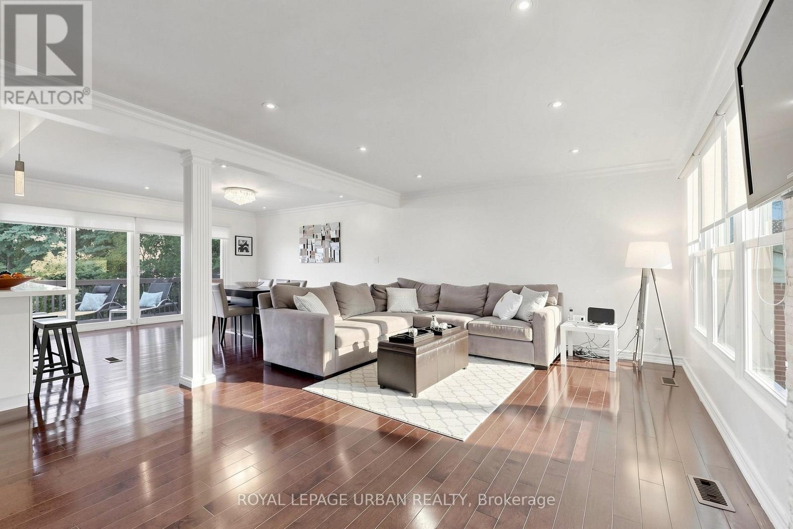 11 CARONRIDGE CRESCENT - 7