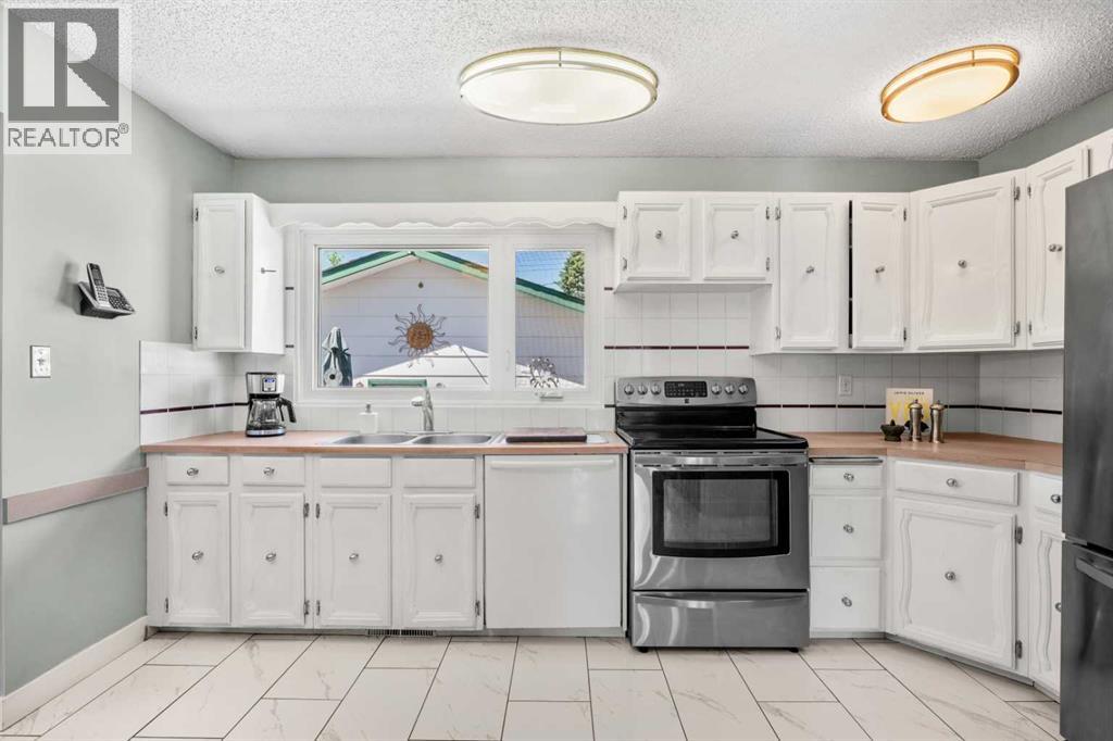 32 Lake Crimson Close SE - 12