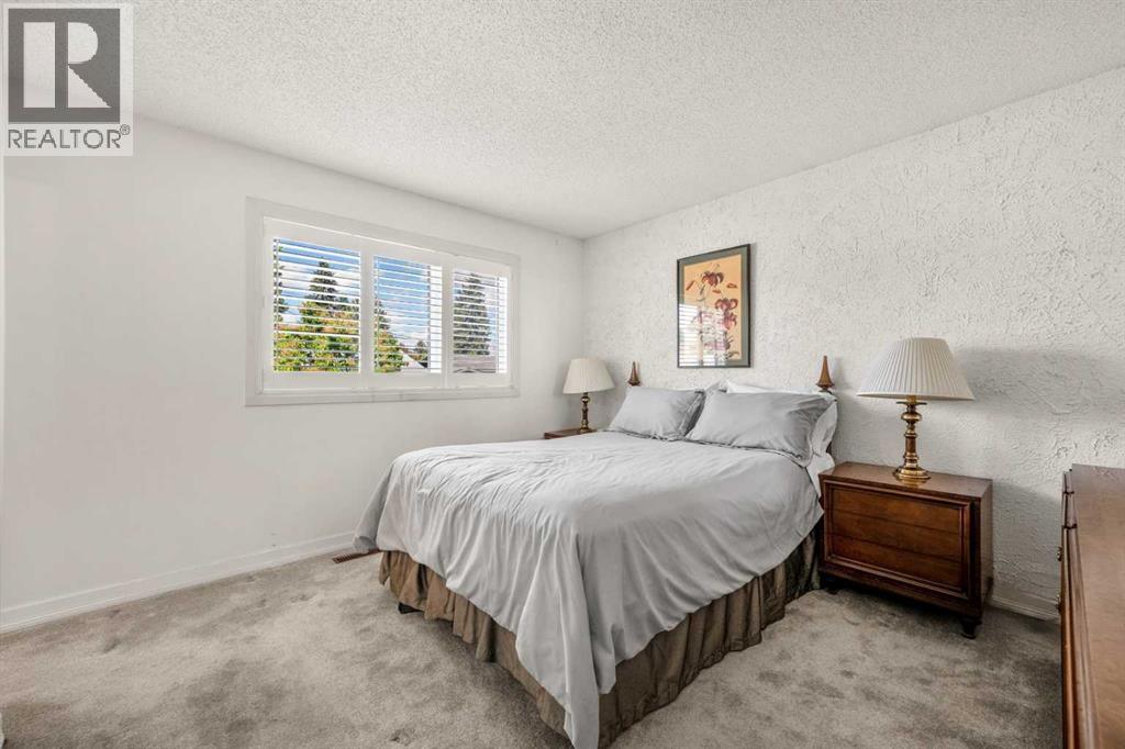 32 Lake Crimson Close SE - 16