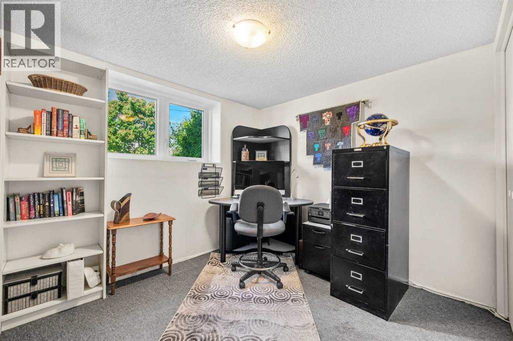 32 Lake Crimson Close SE - 30