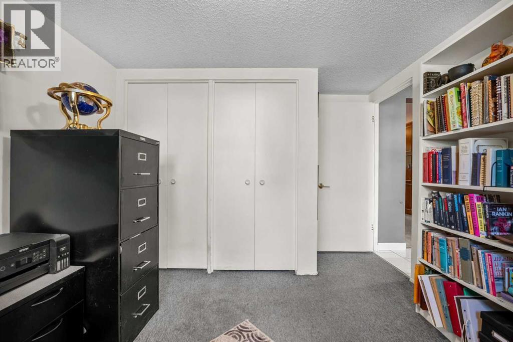 32 Lake Crimson Close SE - 31