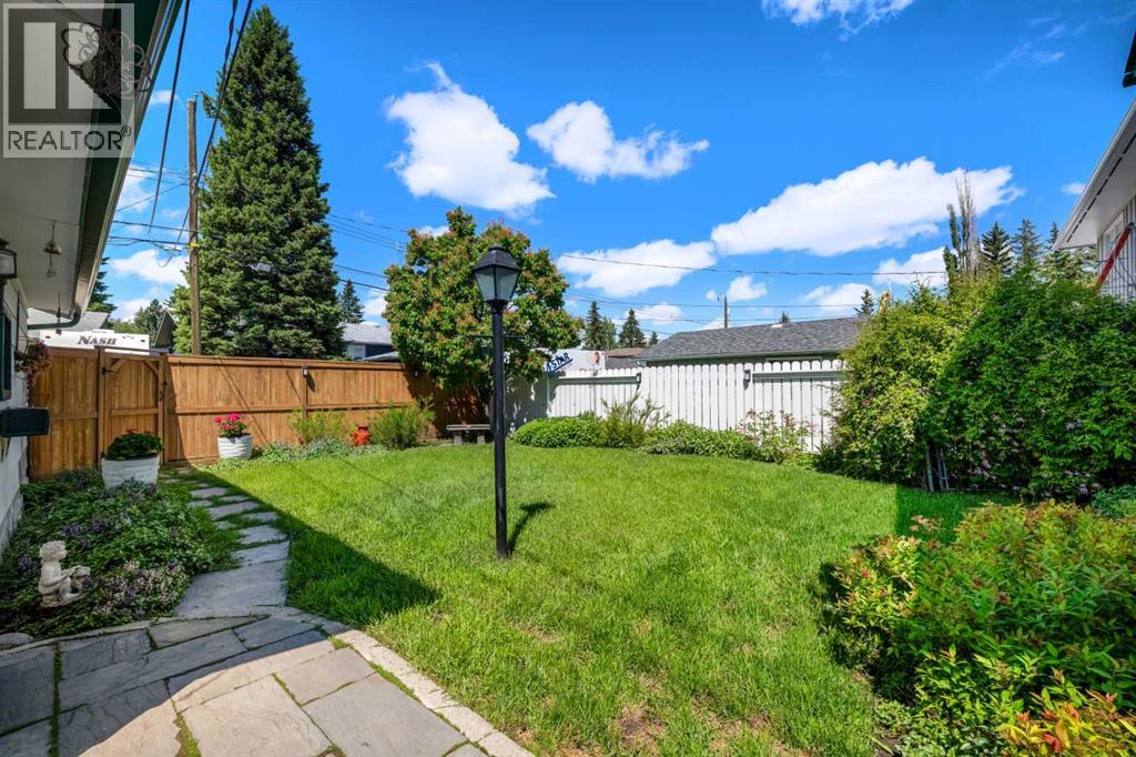 32 Lake Crimson Close SE - 44