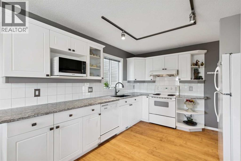 18 Bridlewood Way SW - 5