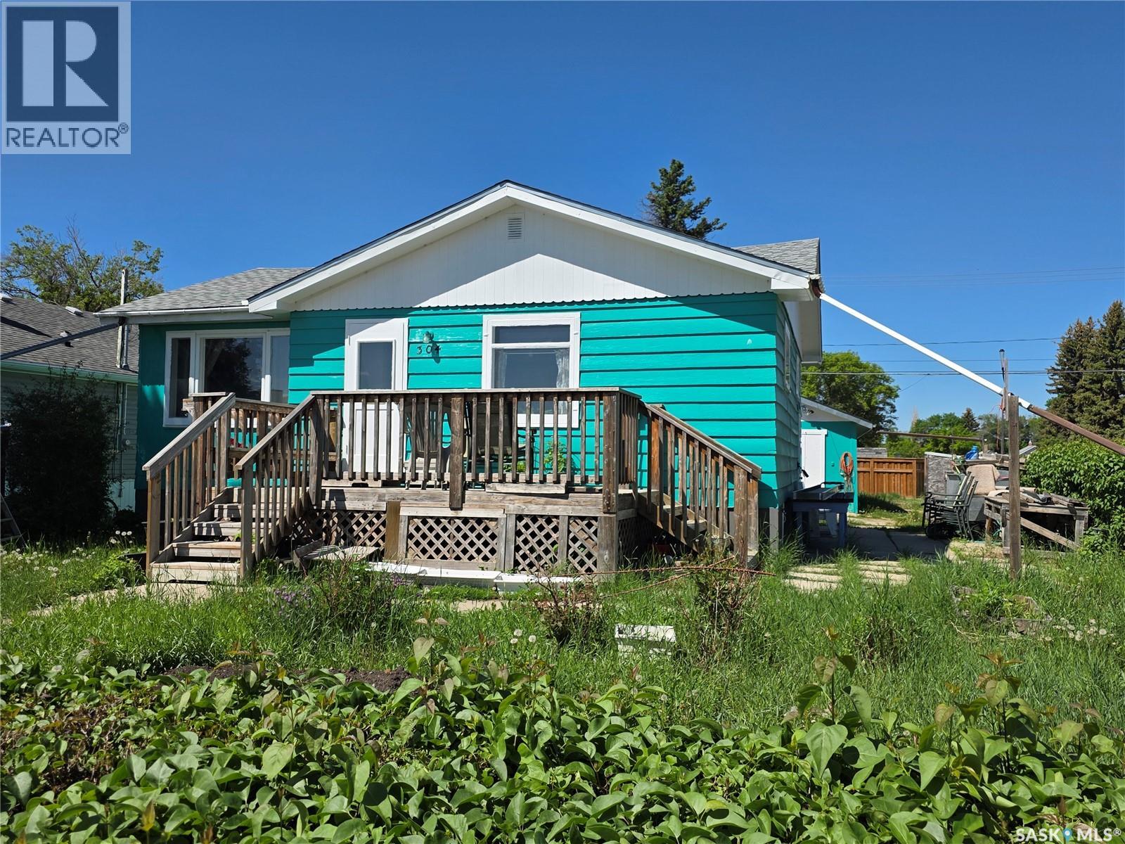 304 7th AVENUE SE - 1