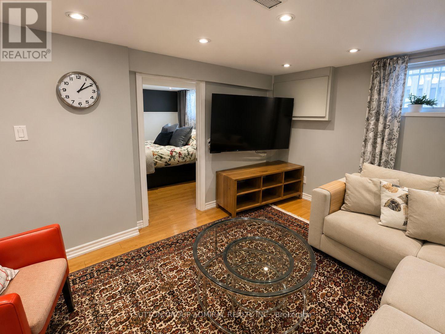 41 ATHABASKA AVENUE - 33