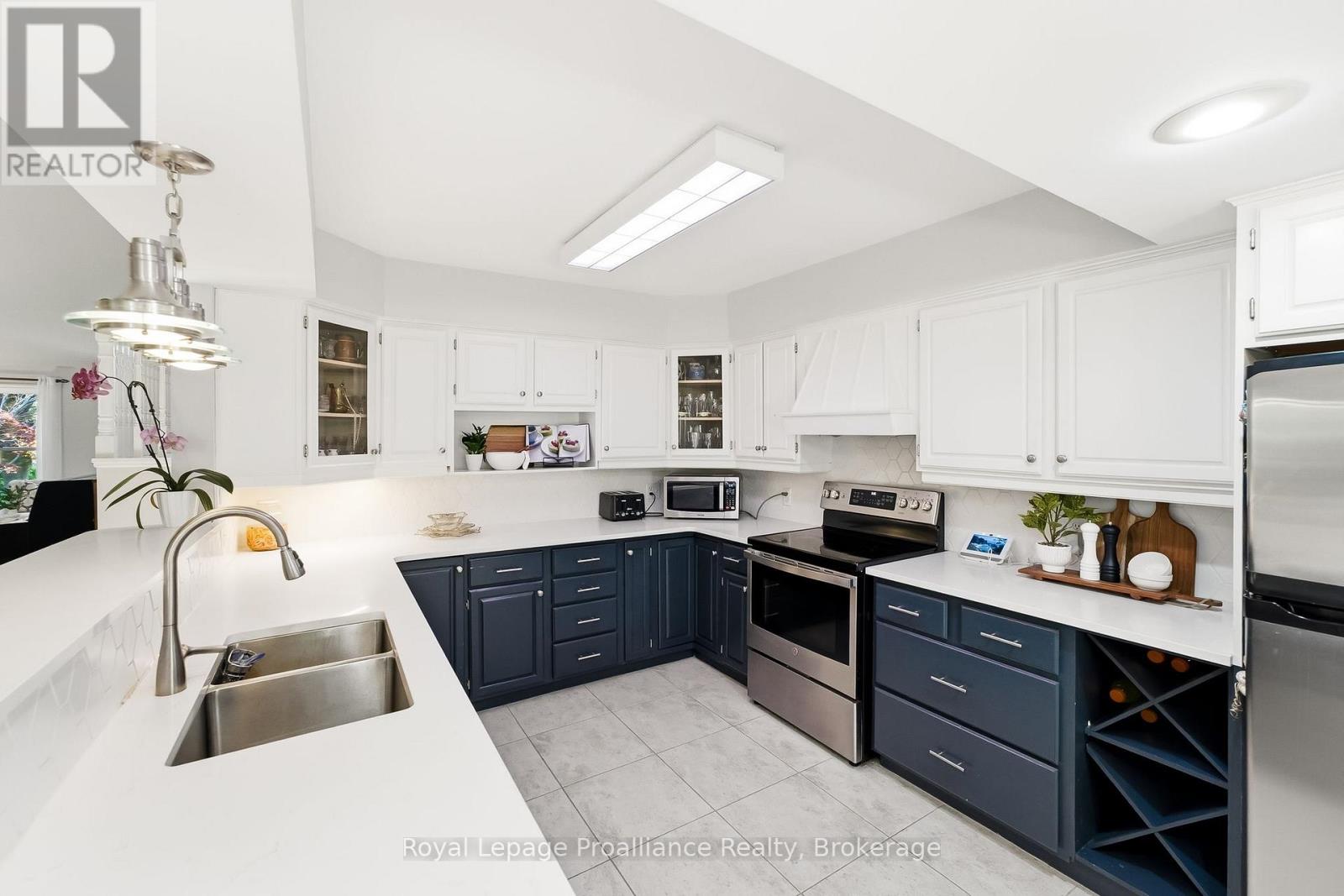 11 GIBSON PLACE - 14