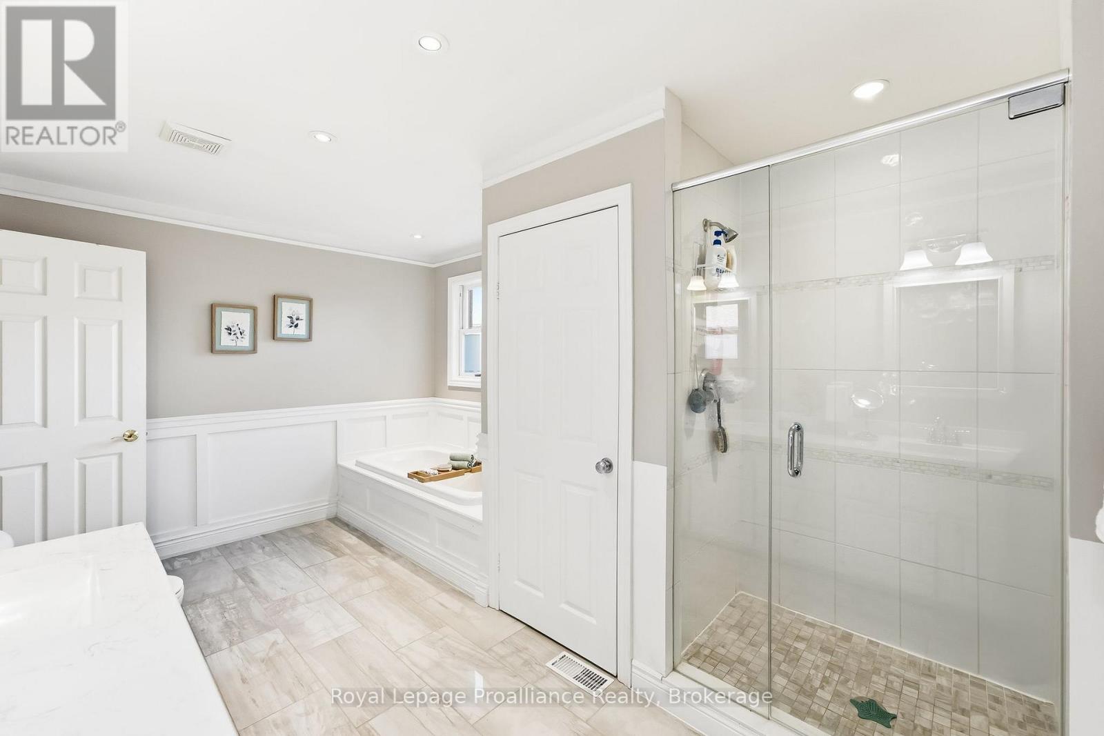 11 GIBSON PLACE - 28