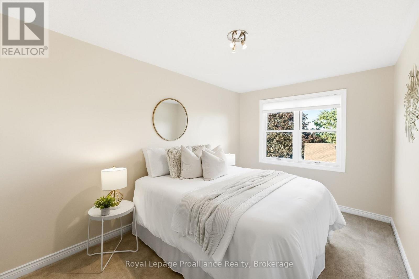 11 GIBSON PLACE - 35