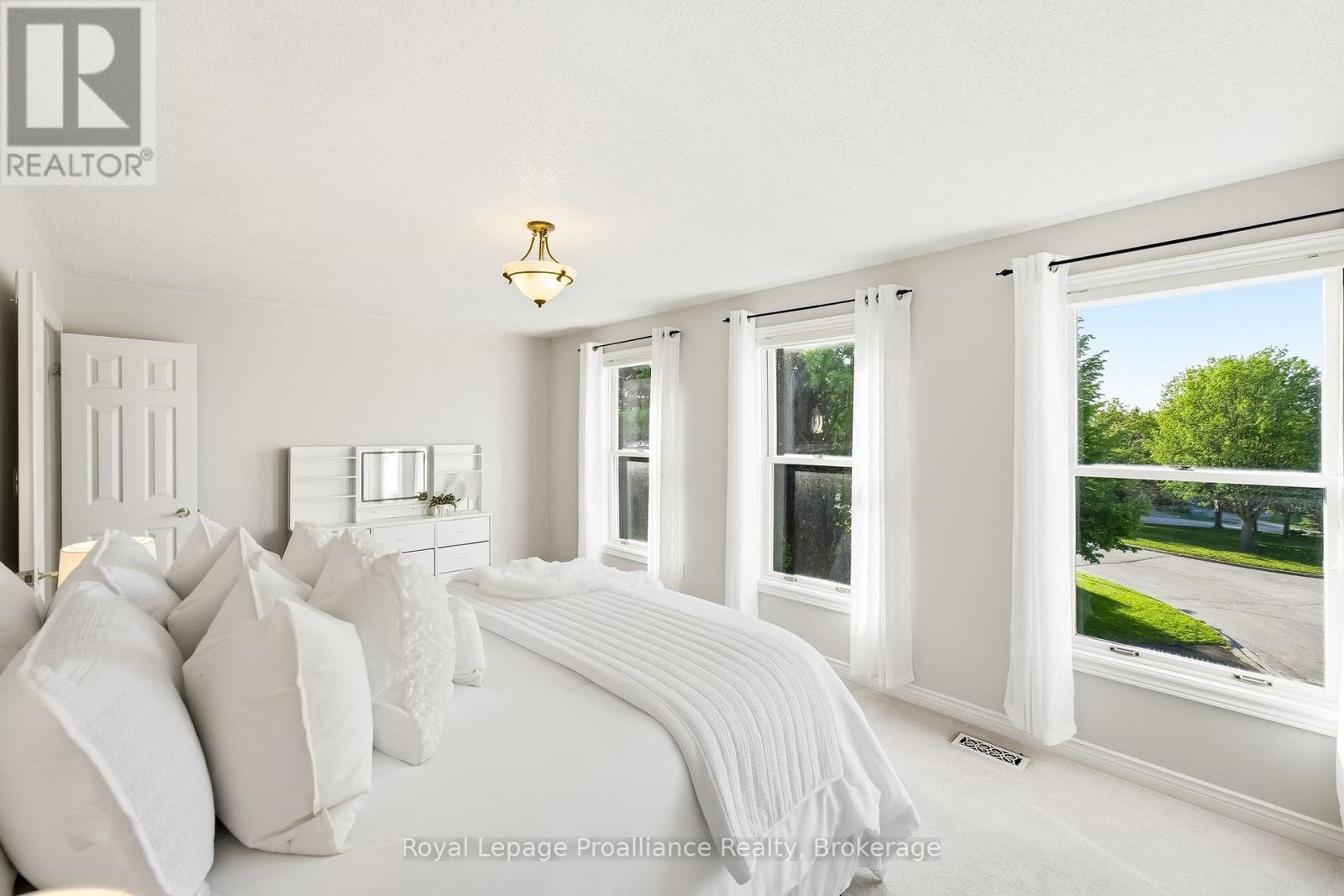 11 GIBSON PLACE - 38