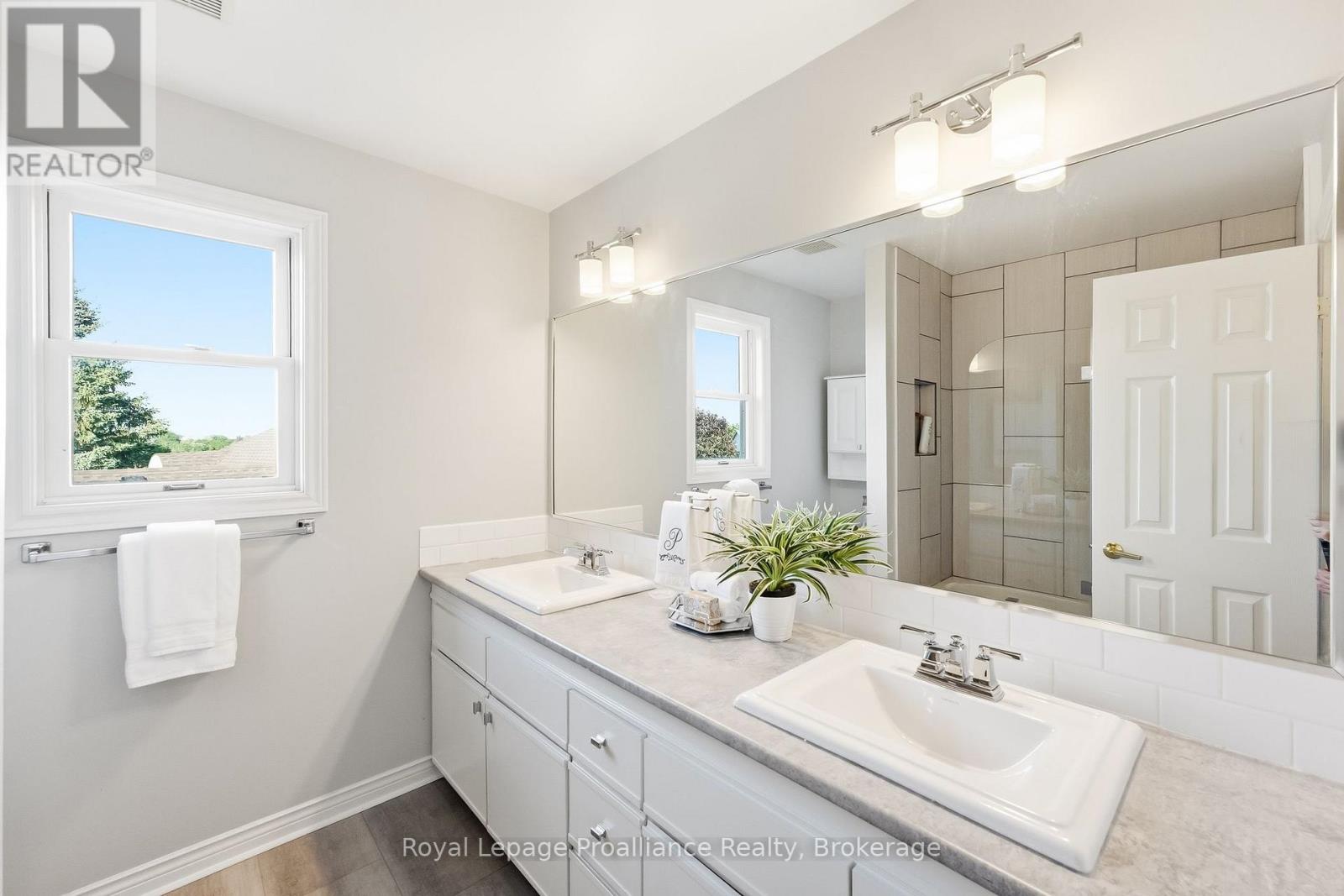11 GIBSON PLACE - 39