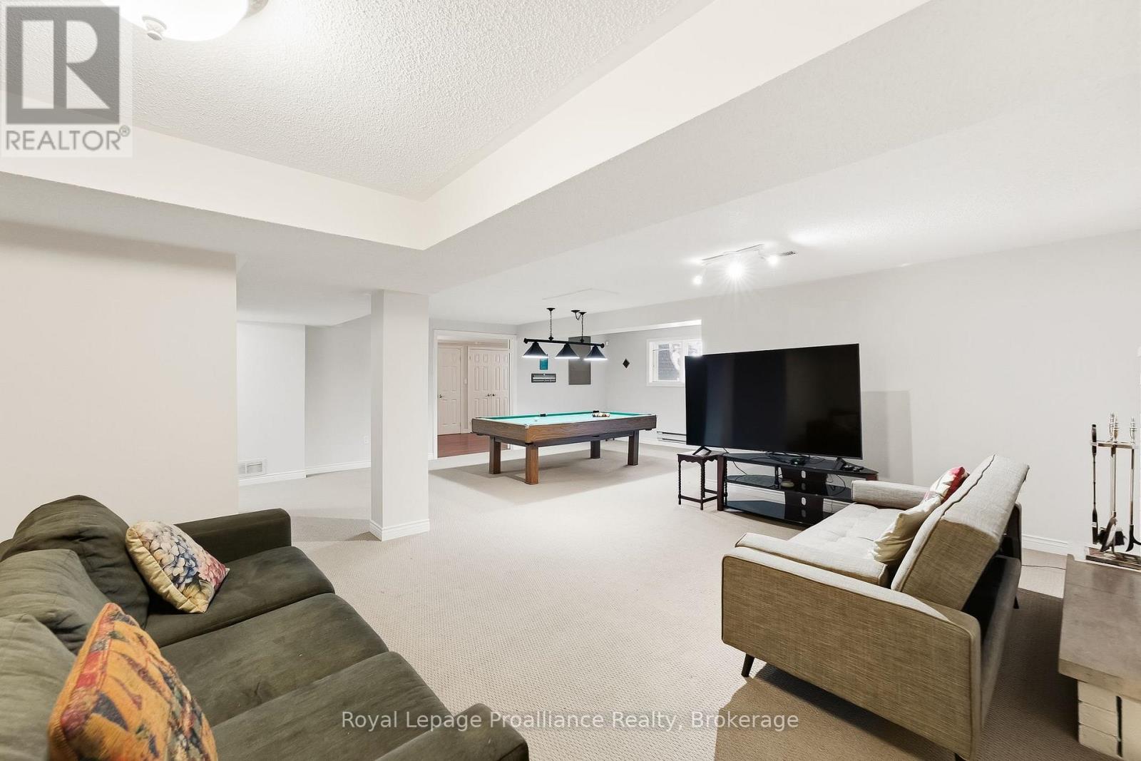 11 GIBSON PLACE - 42
