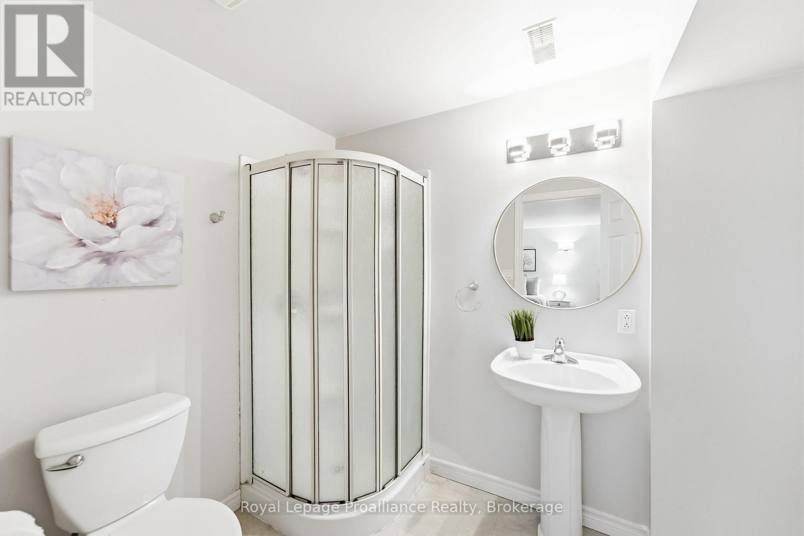 11 GIBSON PLACE - 43