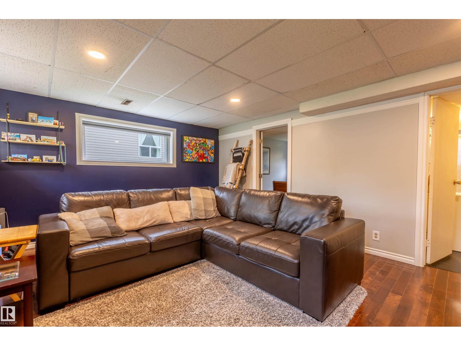 33 ANDREW CR — photo 26