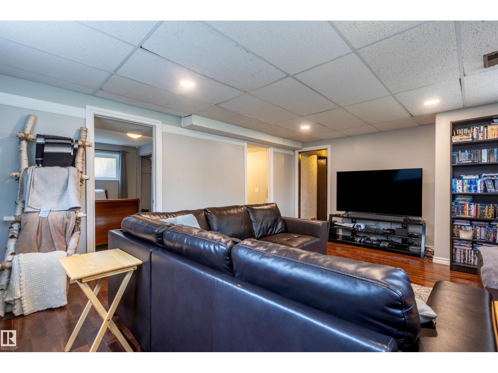33 ANDREW CR — photo 28