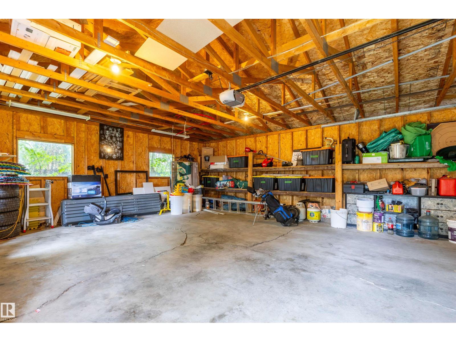 33 ANDREW CR — photo 44