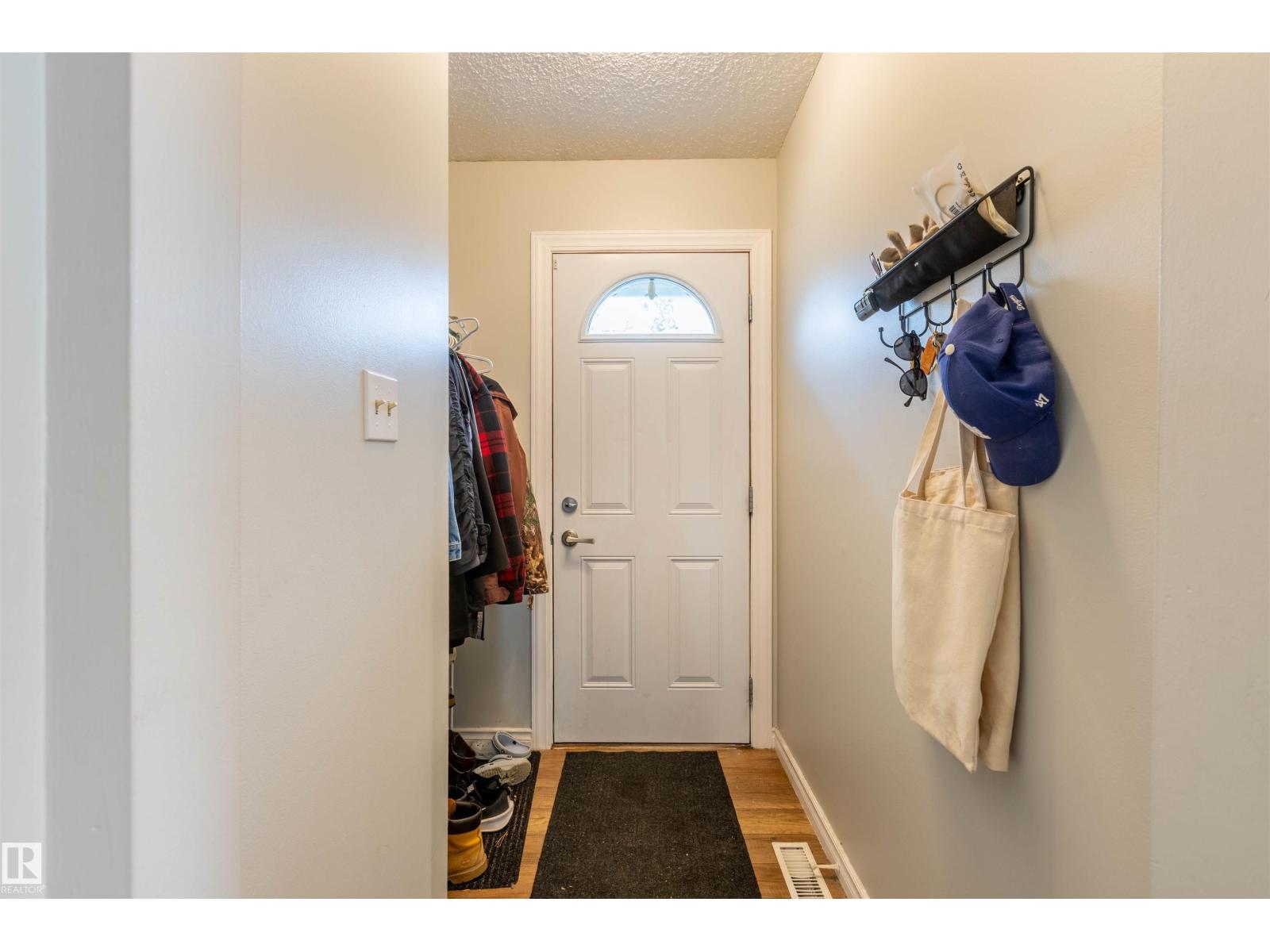 33 ANDREW CR — photo 14