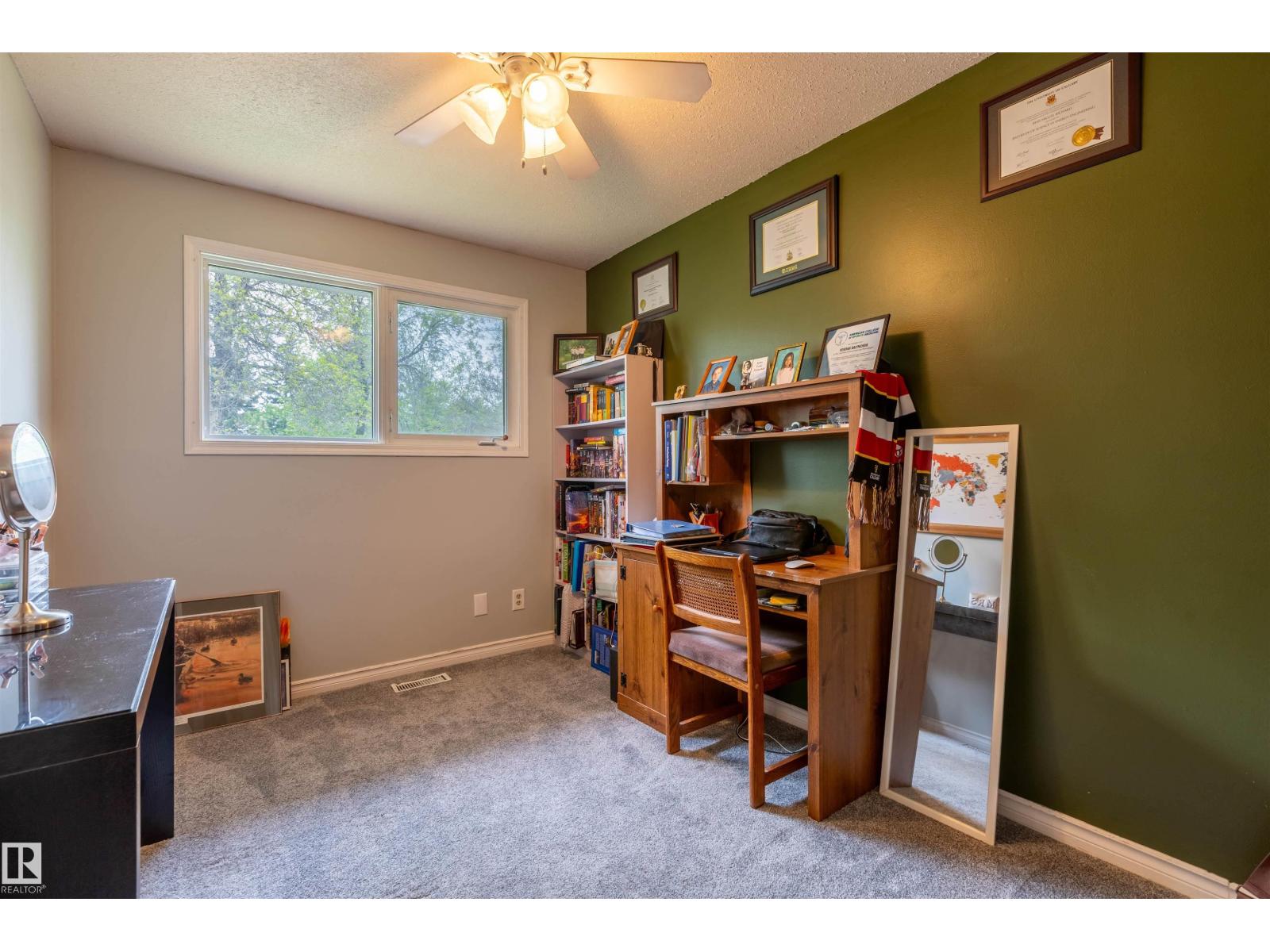 33 ANDREW CR — photo 22