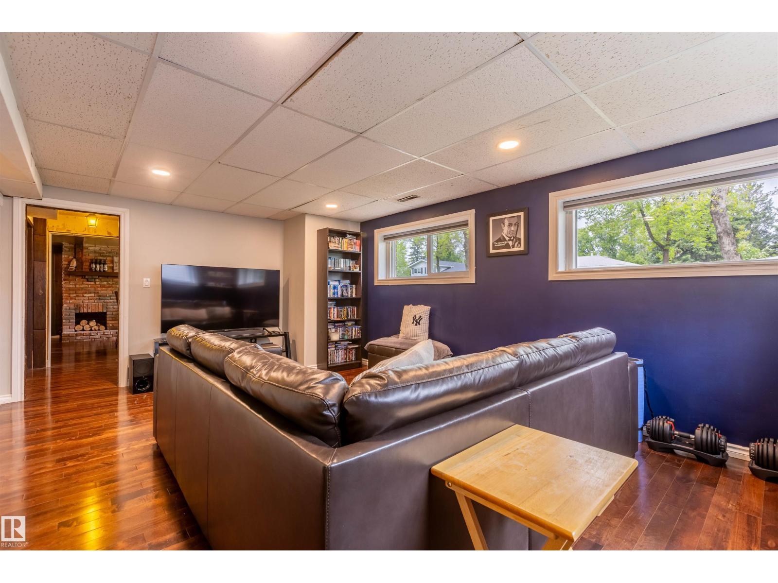 33 ANDREW CR — photo 27