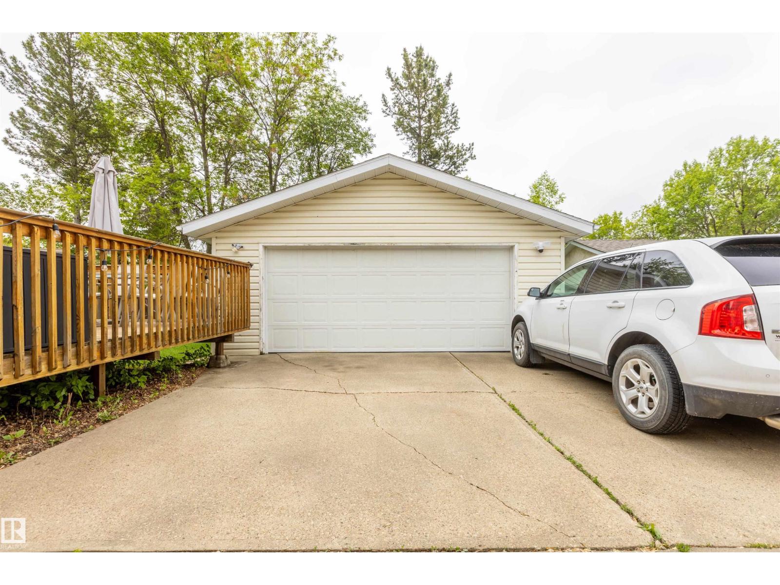 33 ANDREW CR — photo 43