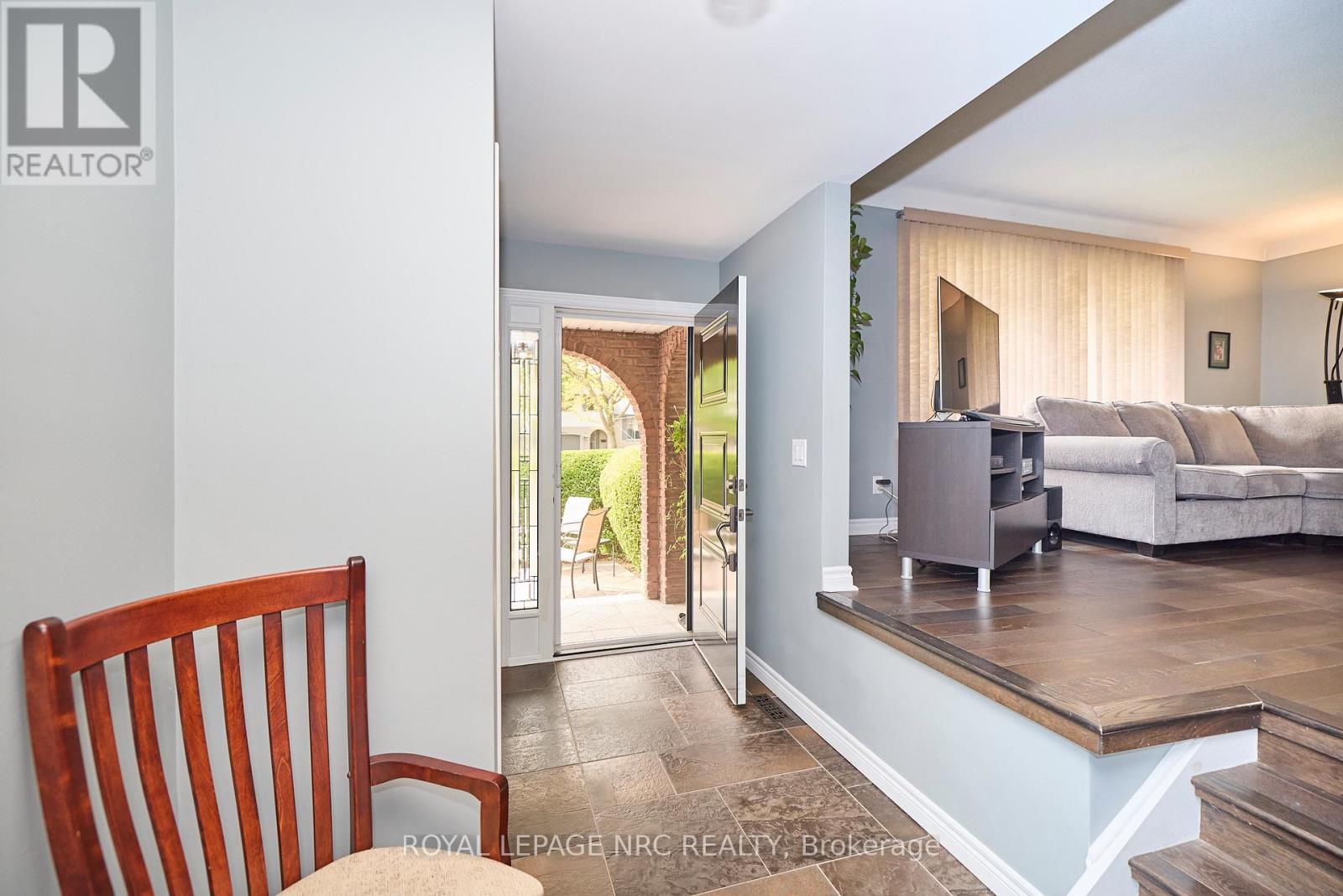 6968 BRIAN CRESCENT - 8