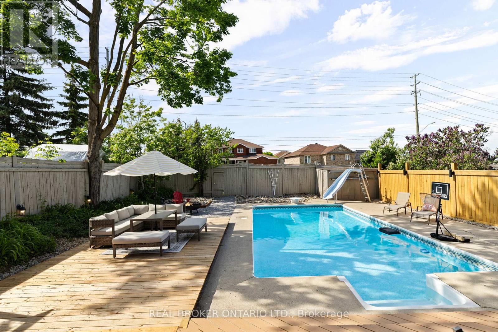 54 FARMINGDALE CRESCENT - 33