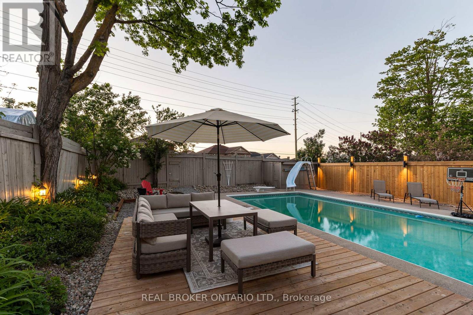 54 FARMINGDALE CRESCENT - 45