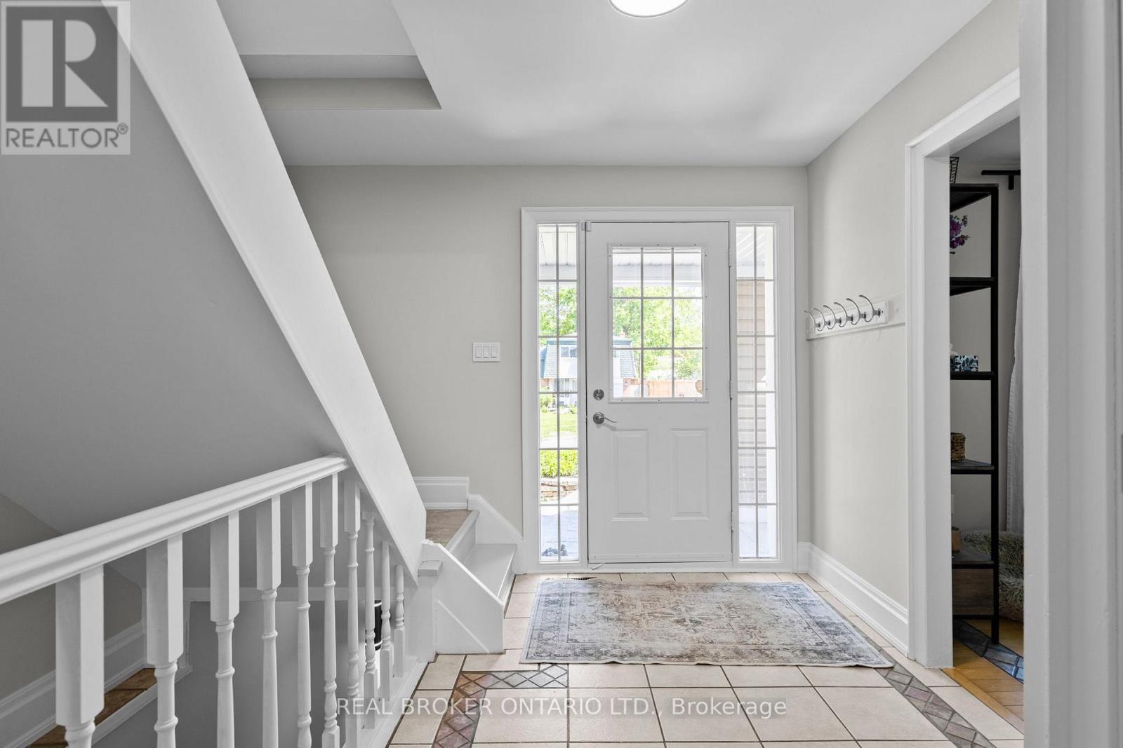 54 FARMINGDALE CRESCENT - 6