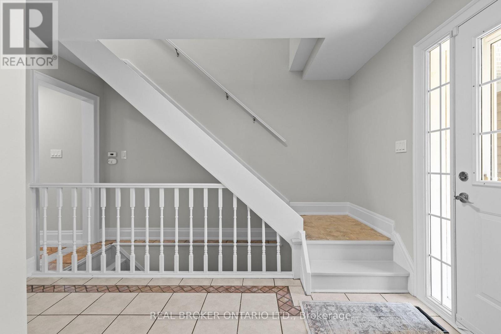 54 FARMINGDALE CRESCENT - 7