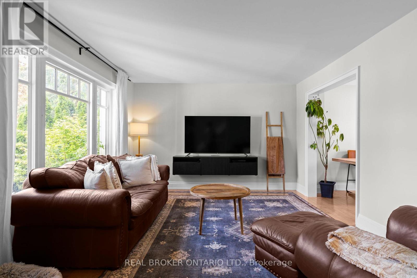 54 FARMINGDALE CRESCENT - 9