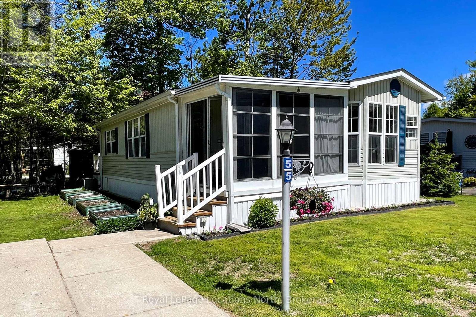 55 TOPAZ STREET - 4
