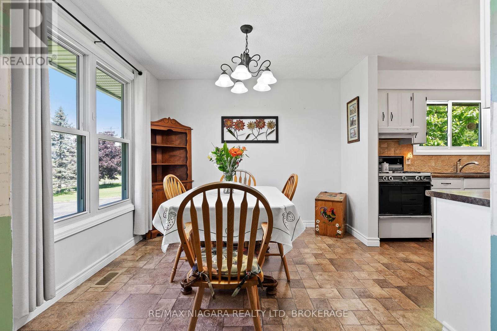 11611 BURNABY ROAD - 10