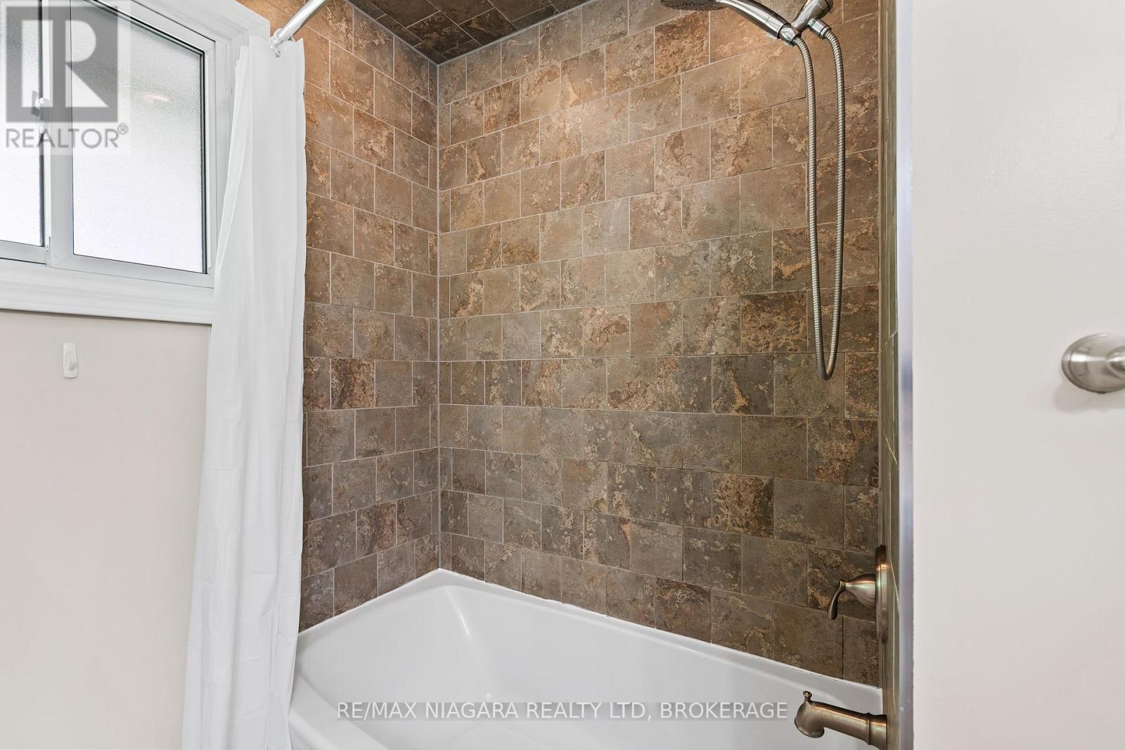 11611 BURNABY ROAD - 14