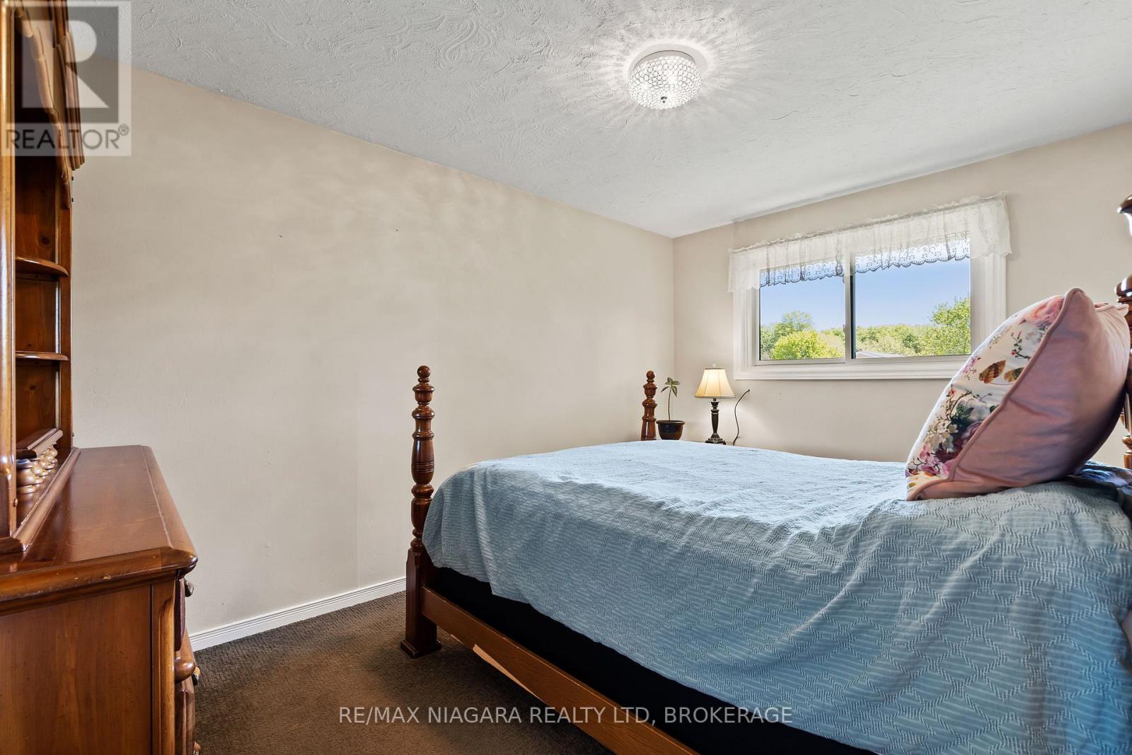 11611 BURNABY ROAD - 15