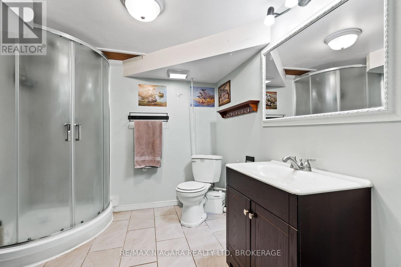 11611 BURNABY ROAD - 22