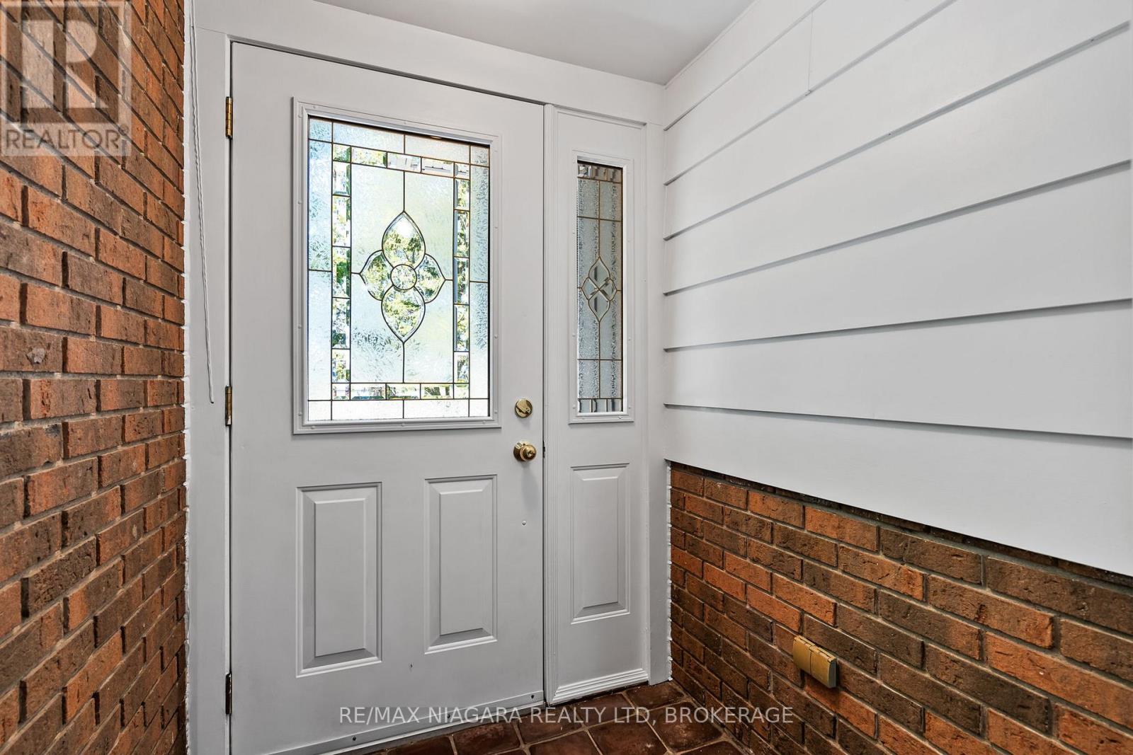 11611 BURNABY ROAD - 4