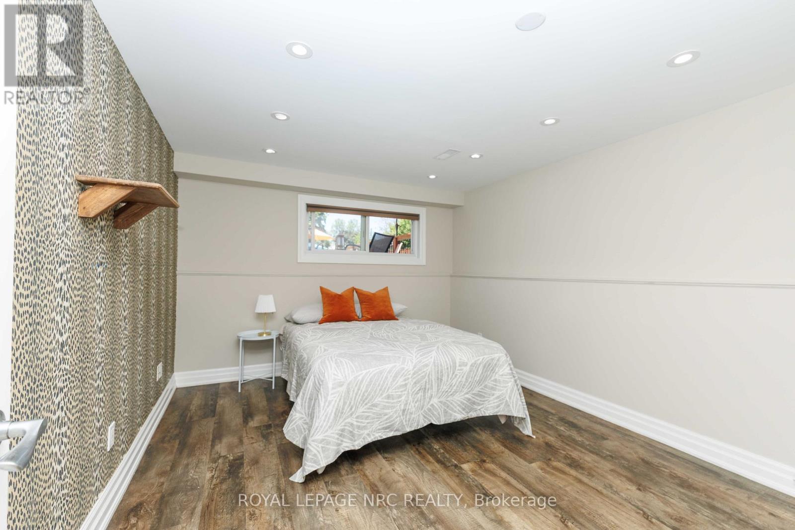 7 STEPHEN STREET - 20