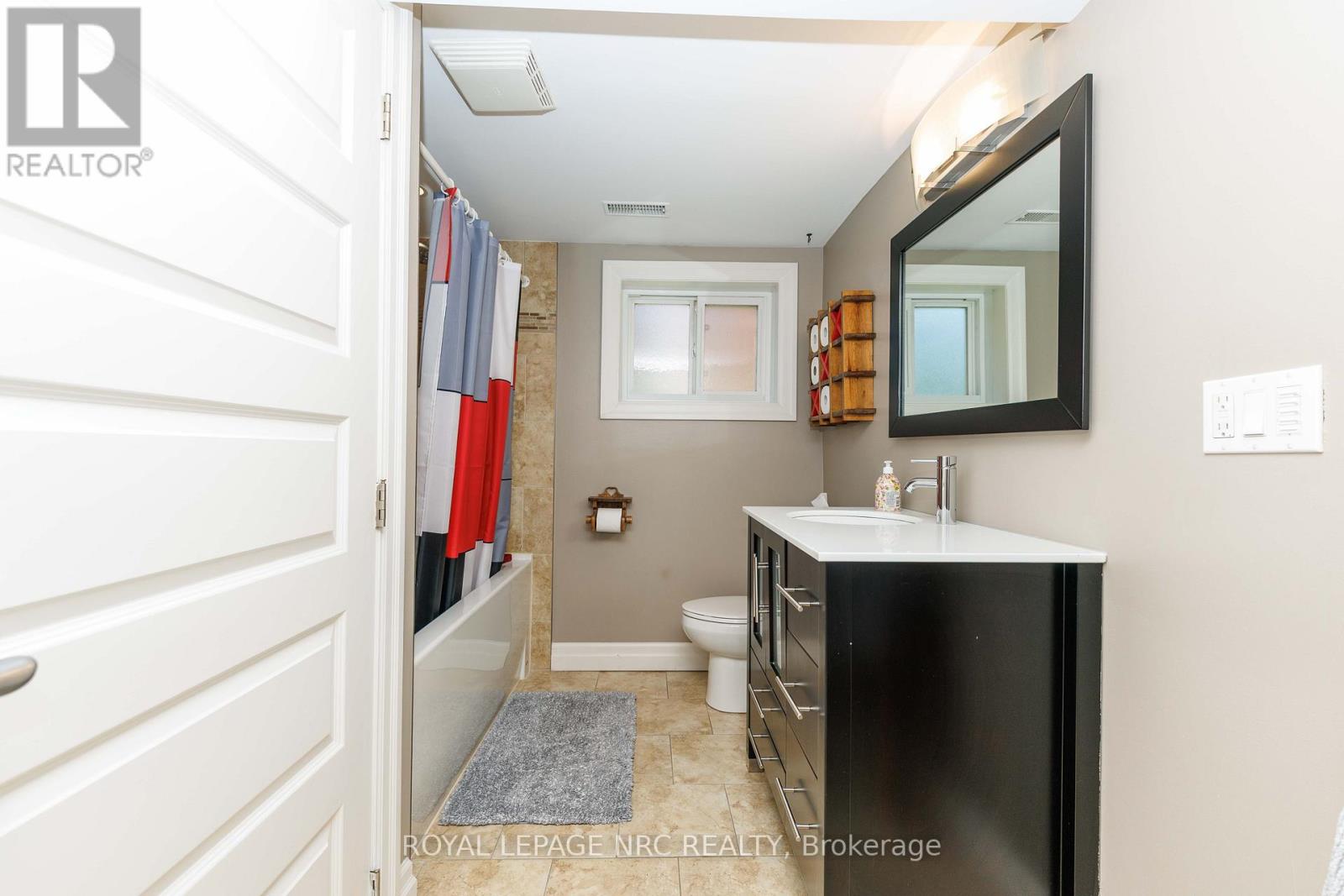 7 STEPHEN STREET - 21