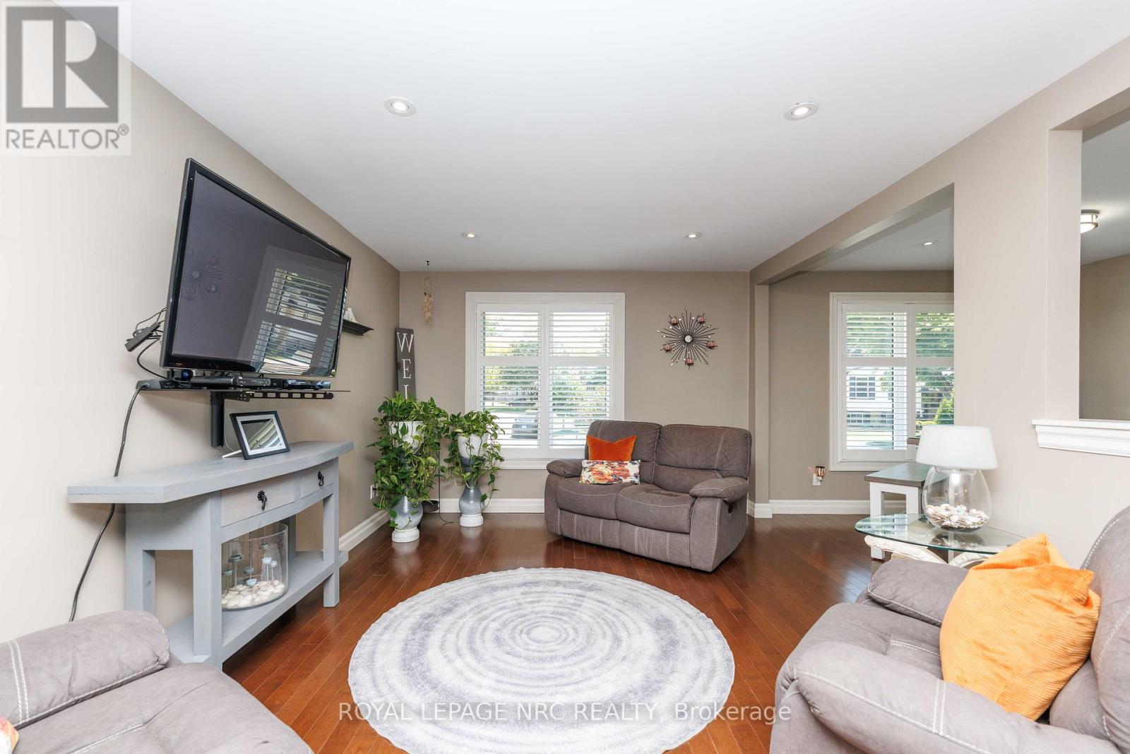7 STEPHEN STREET - 4