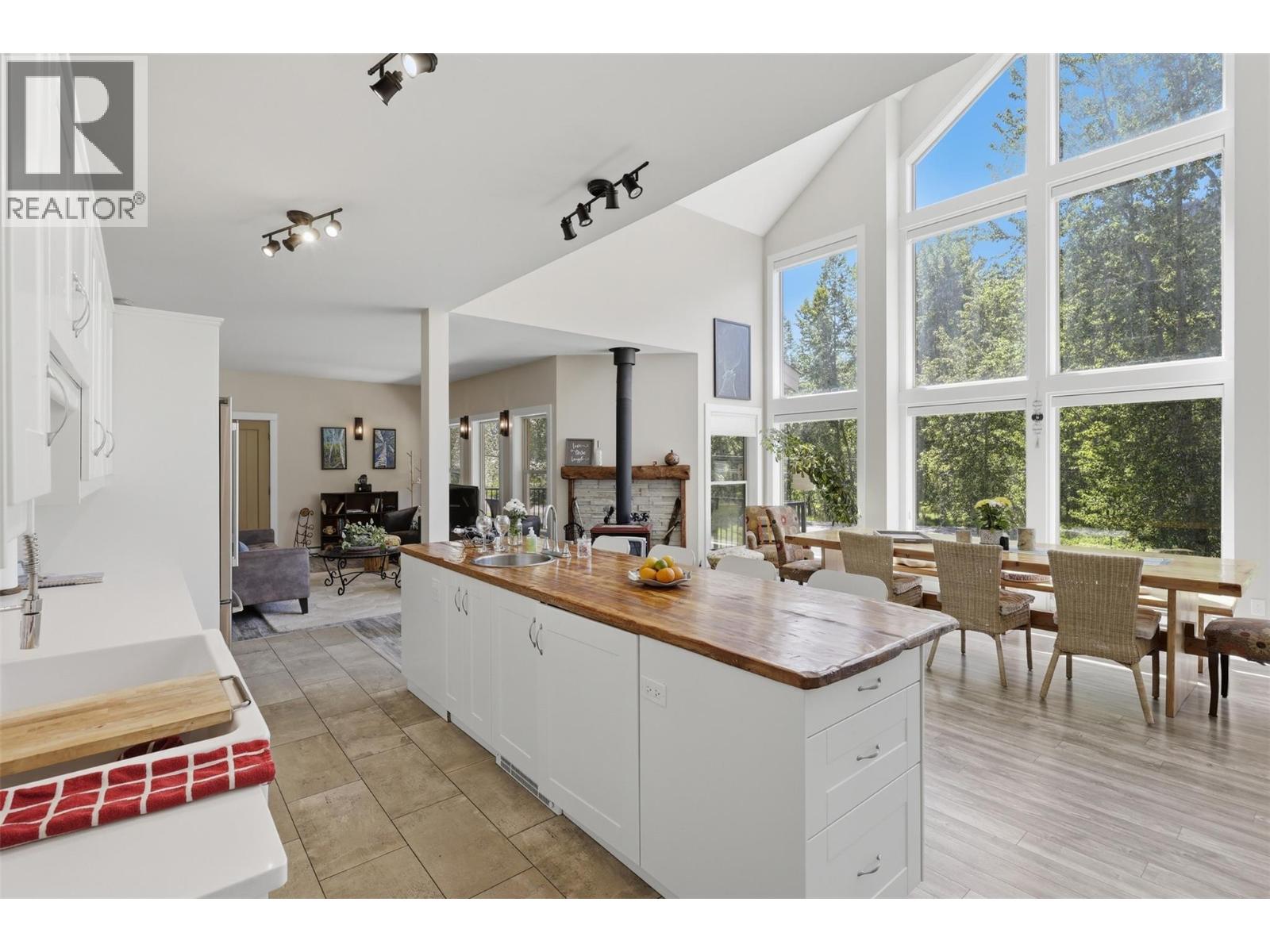 7384 Cahilty Crescent - 10