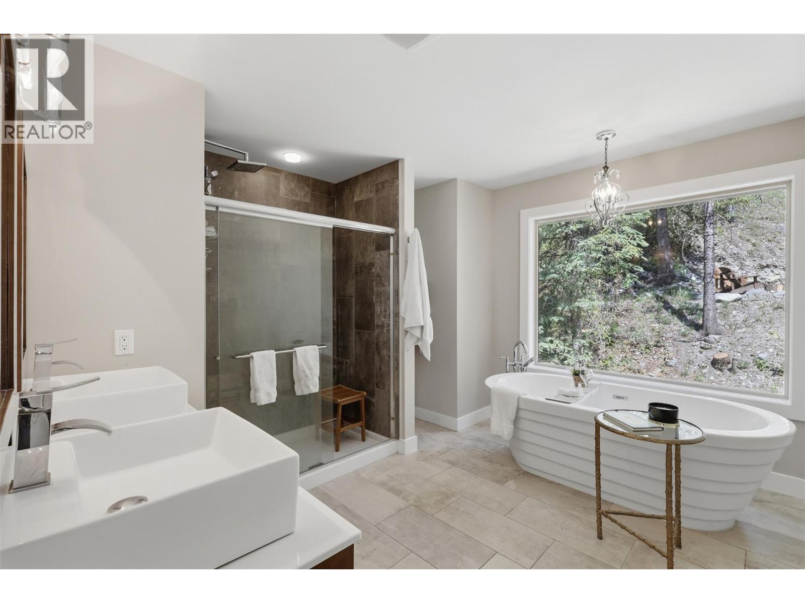 7384 Cahilty Crescent - 40