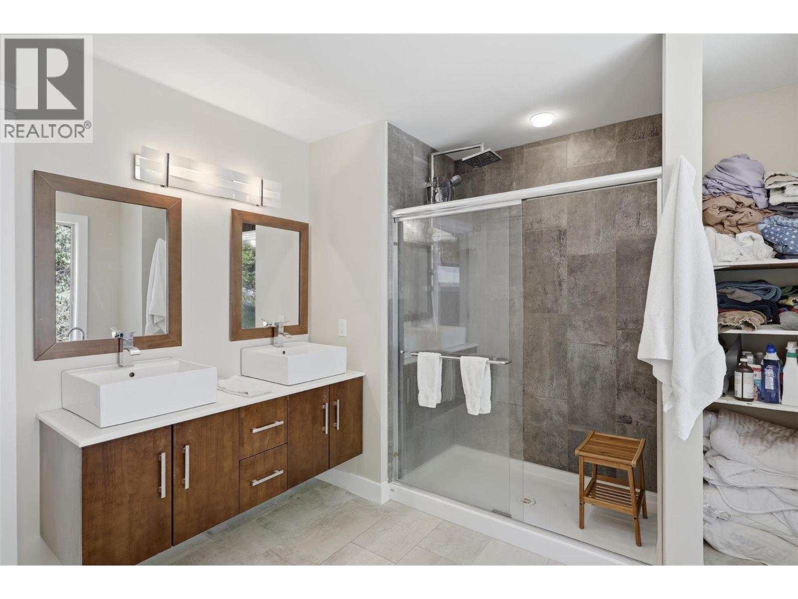 7384 Cahilty Crescent - 42