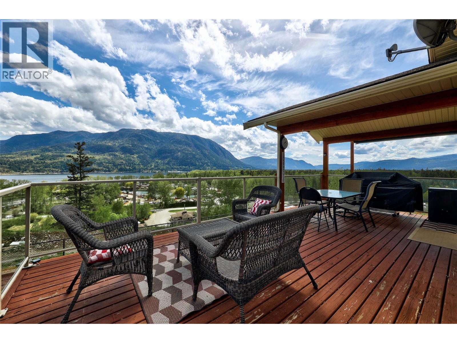 #184 2633 Squilax Anglemont Road - 11