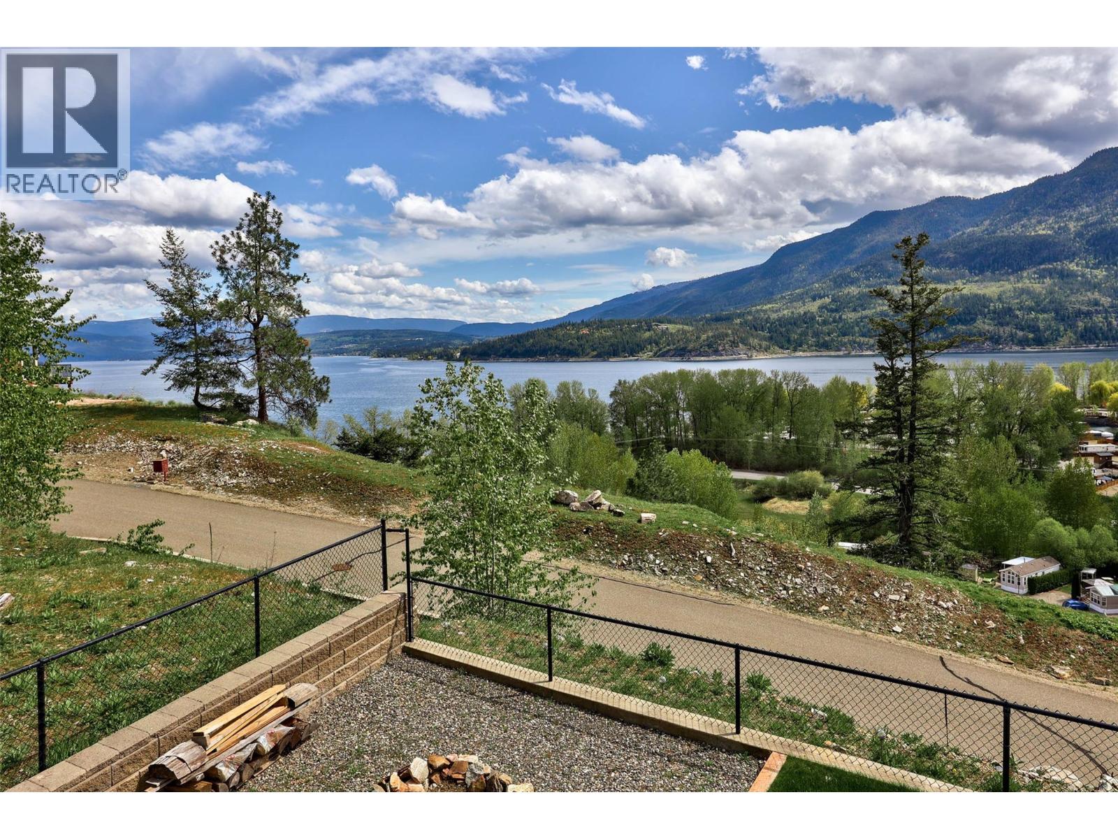 #184 2633 Squilax Anglemont Road - 14