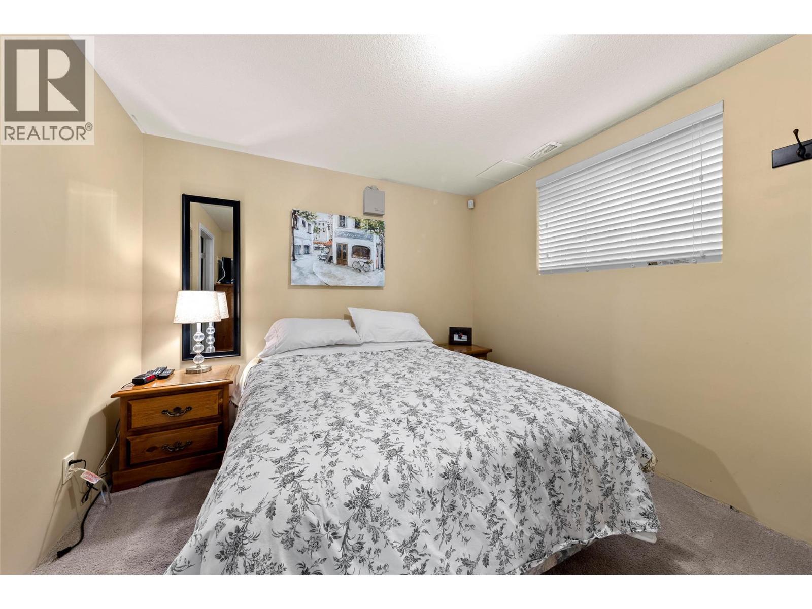 #184 2633 Squilax Anglemont Road - 26