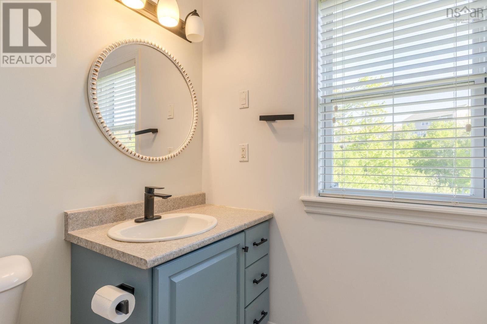 Property 45 of 47 of 79 Collingwood Court