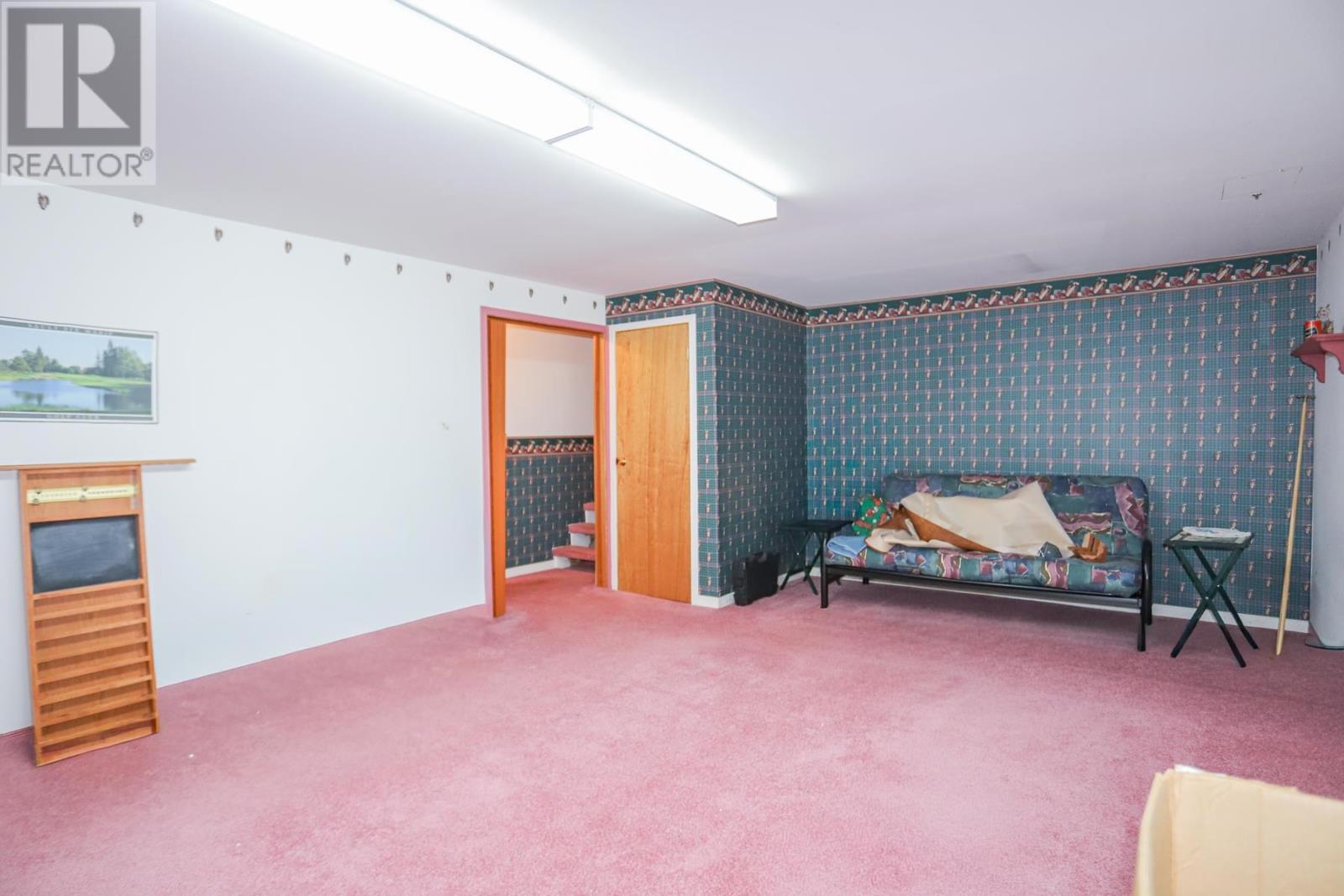 34 Taskar DR - 36
