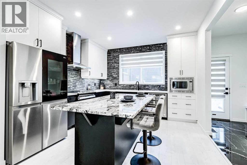 184 Rowmont Boulevard NW - 23