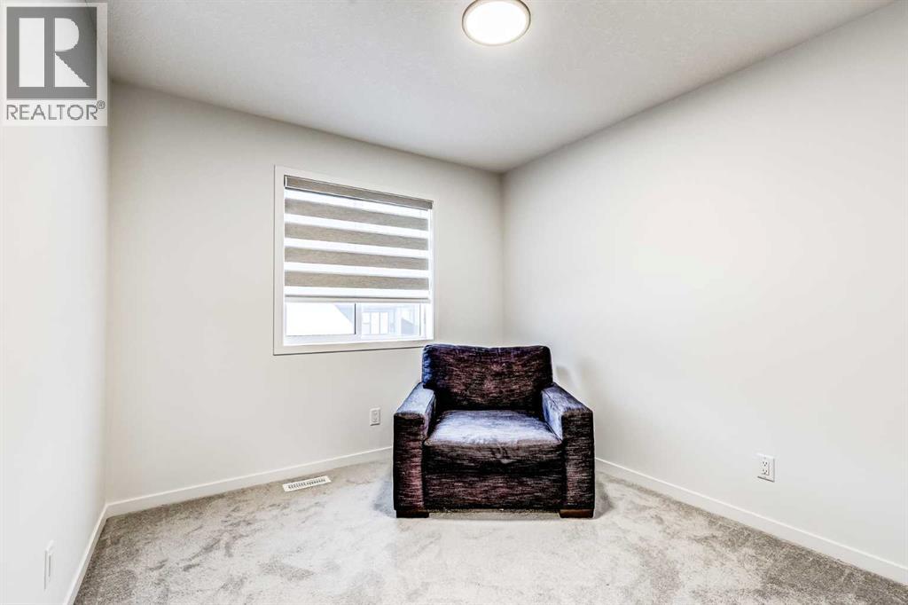 184 Rowmont Boulevard NW - 33